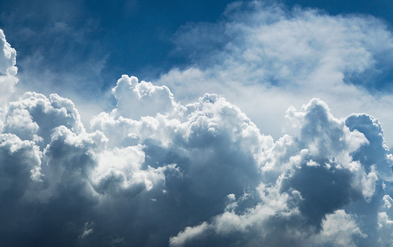 Nubes azules fondos de pantalla | Nubes azules fotos gratis