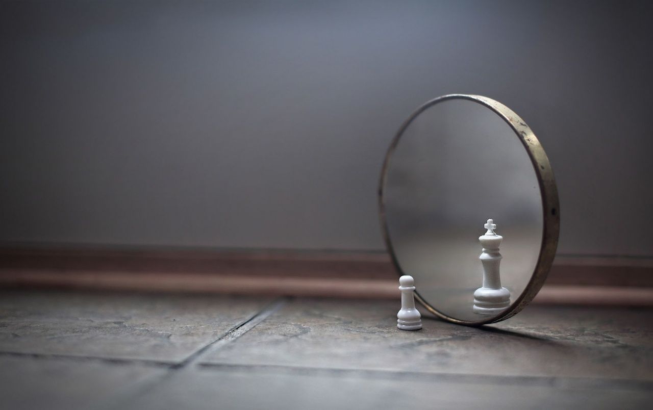 Pieza de ajedrez en el espejo fondos de pantalla | Pieza de ajedrez en el espejo