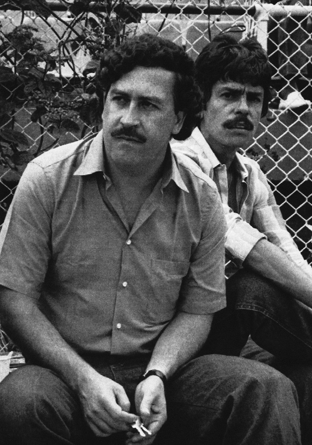 Fondo de pantalla de Pablo Escobar 1000x1427