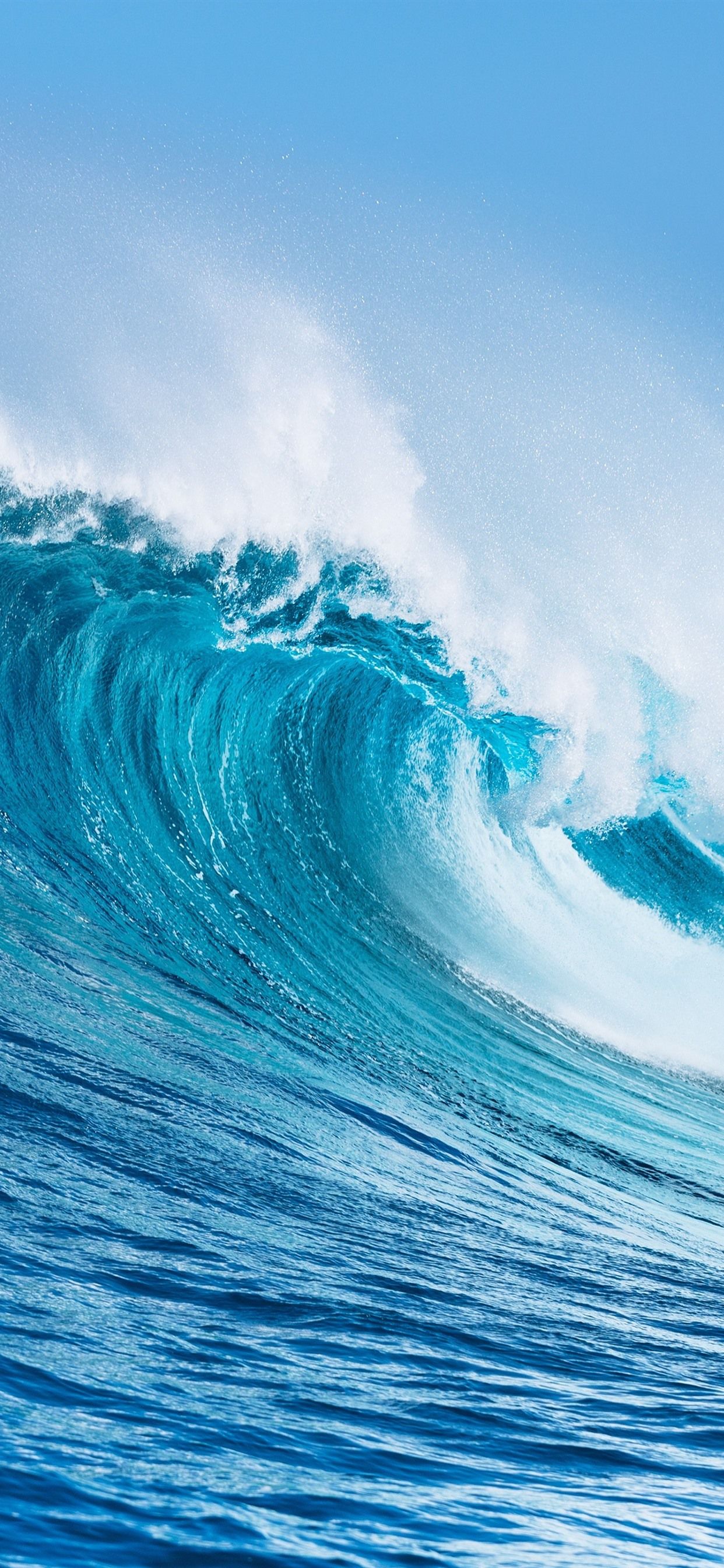 Rollos de olas del mar, salpicaduras de agua 1242x2688 iPhone XS Max fondo de pantalla